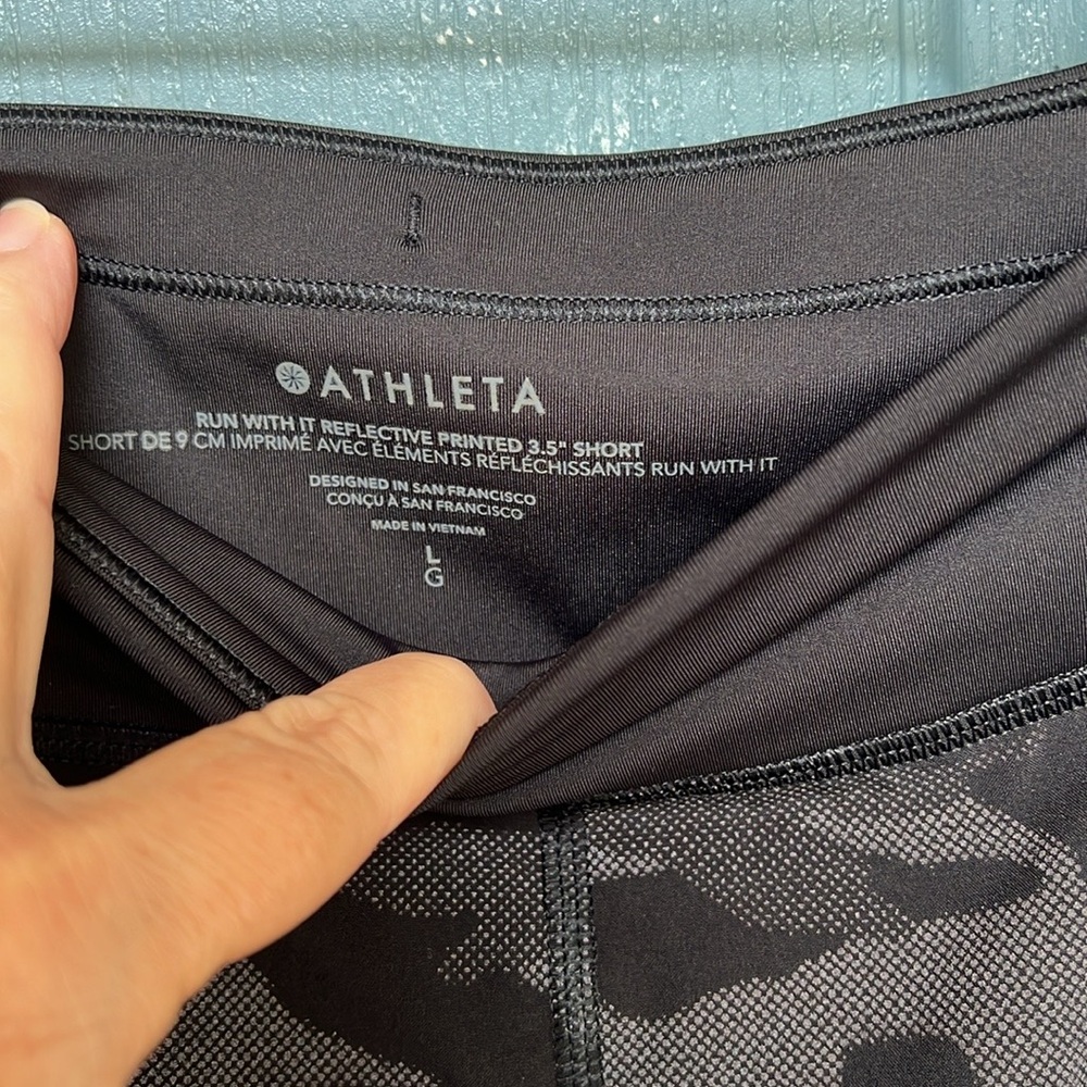 Athleta Run With It Reflective Printed 3.5” Short - Picture 4 of 12